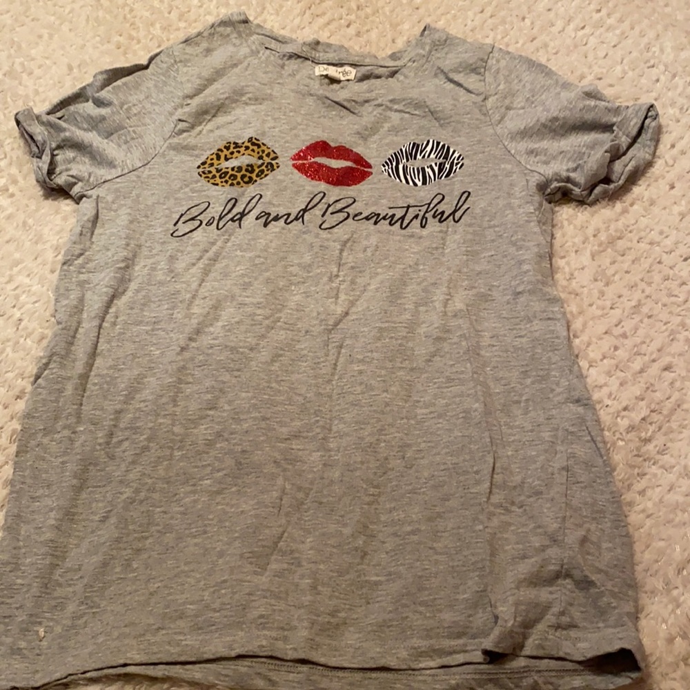 Desiree “Bold & Beautiful” T-shirt Size S